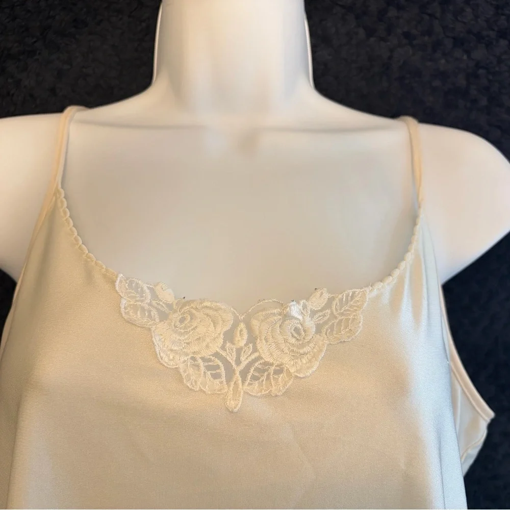 Vintage Cream Satin Camisole with Lace Detail - Picture 2 of 6